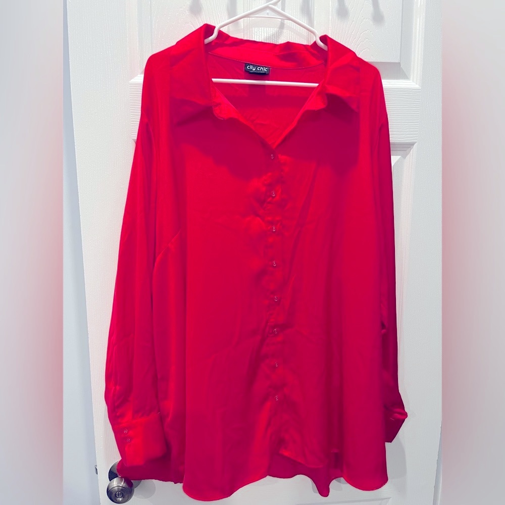 City Chic Hot Pink Long Sleeve Button Up Dress Shirt. Women’s Size 2x/24w.